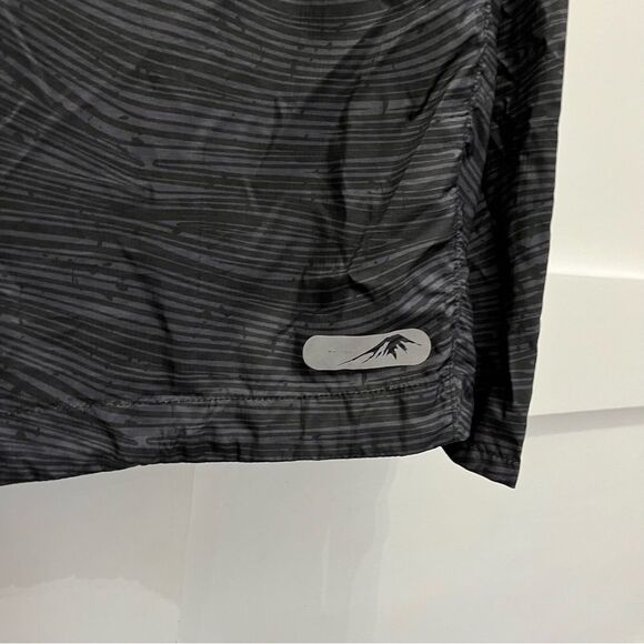 ASICS windbreaker black brine green grey zip up hooded size medium - Picture 2 of 7